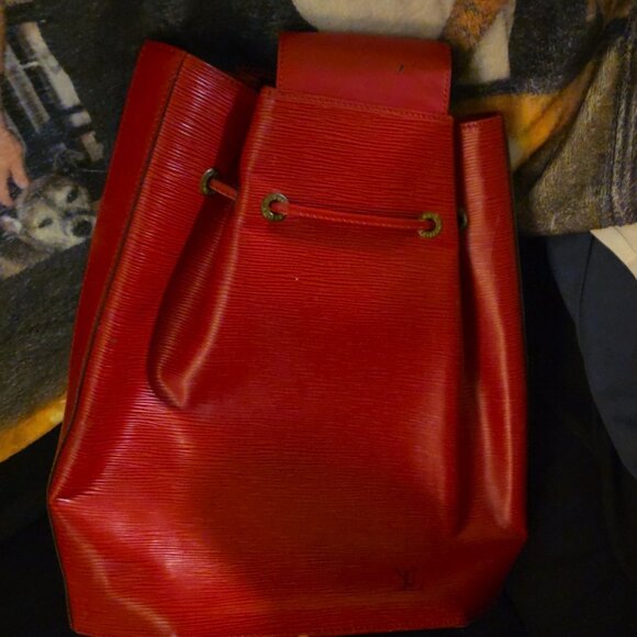 LV TEXTURED LEATHER KNAP-SAC BRIGHT RED AND GORGEOUS - Picture 1 of 2